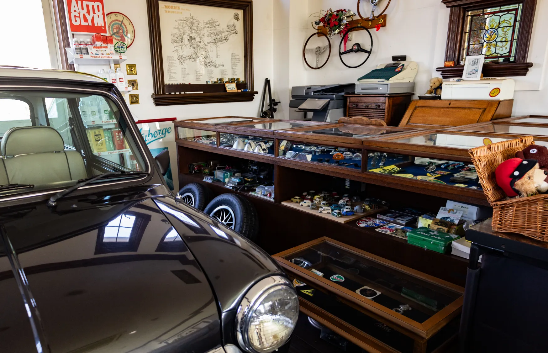 MINIと店内観
